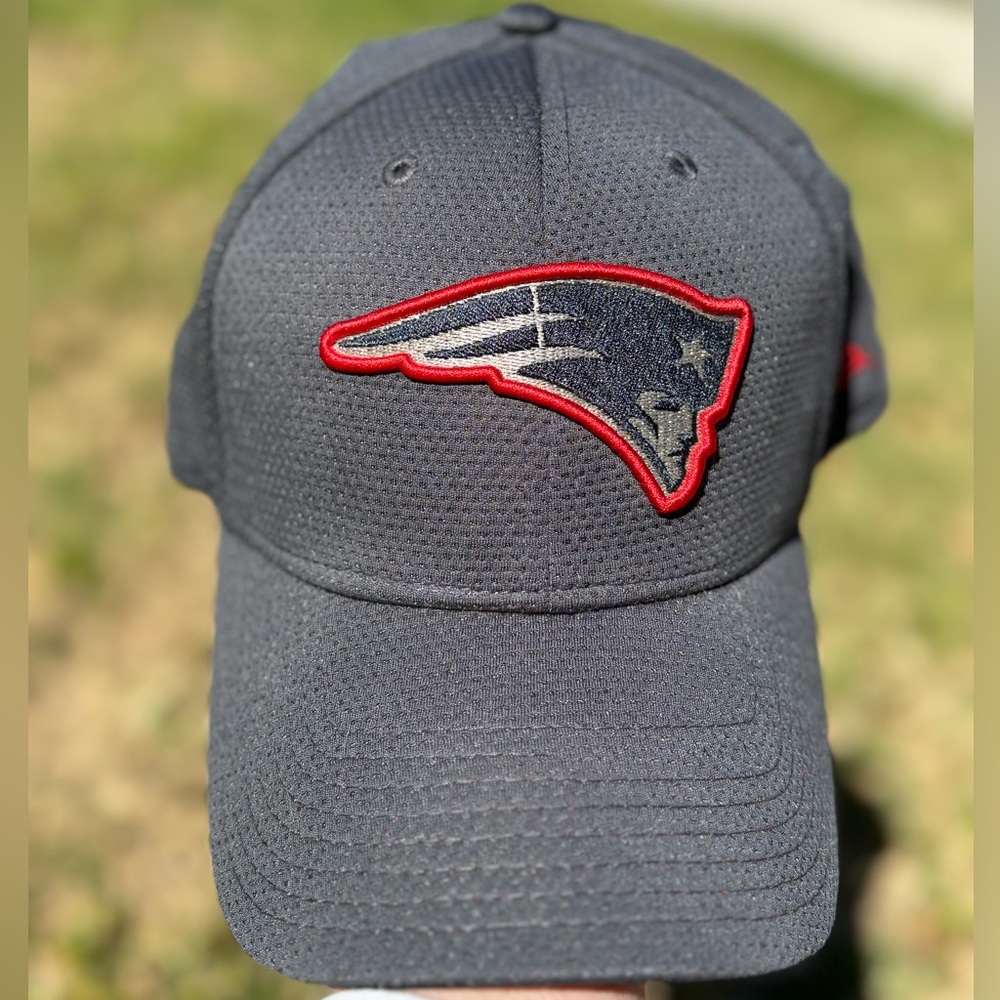 NEW ERA NEW ENGLAND PATRIOTS CLASSIC BLACK 39THIRTY STRETCH CAP M/L